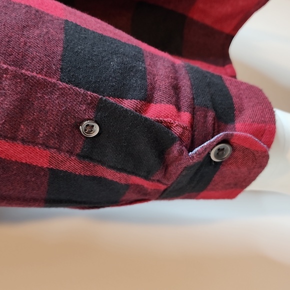 TAILOR VINTAGE BUTTON-DOWN LONG SLEVES BLACK & RED PLAD SHIRT, MEDIUM (M) - Picture 5 of 13